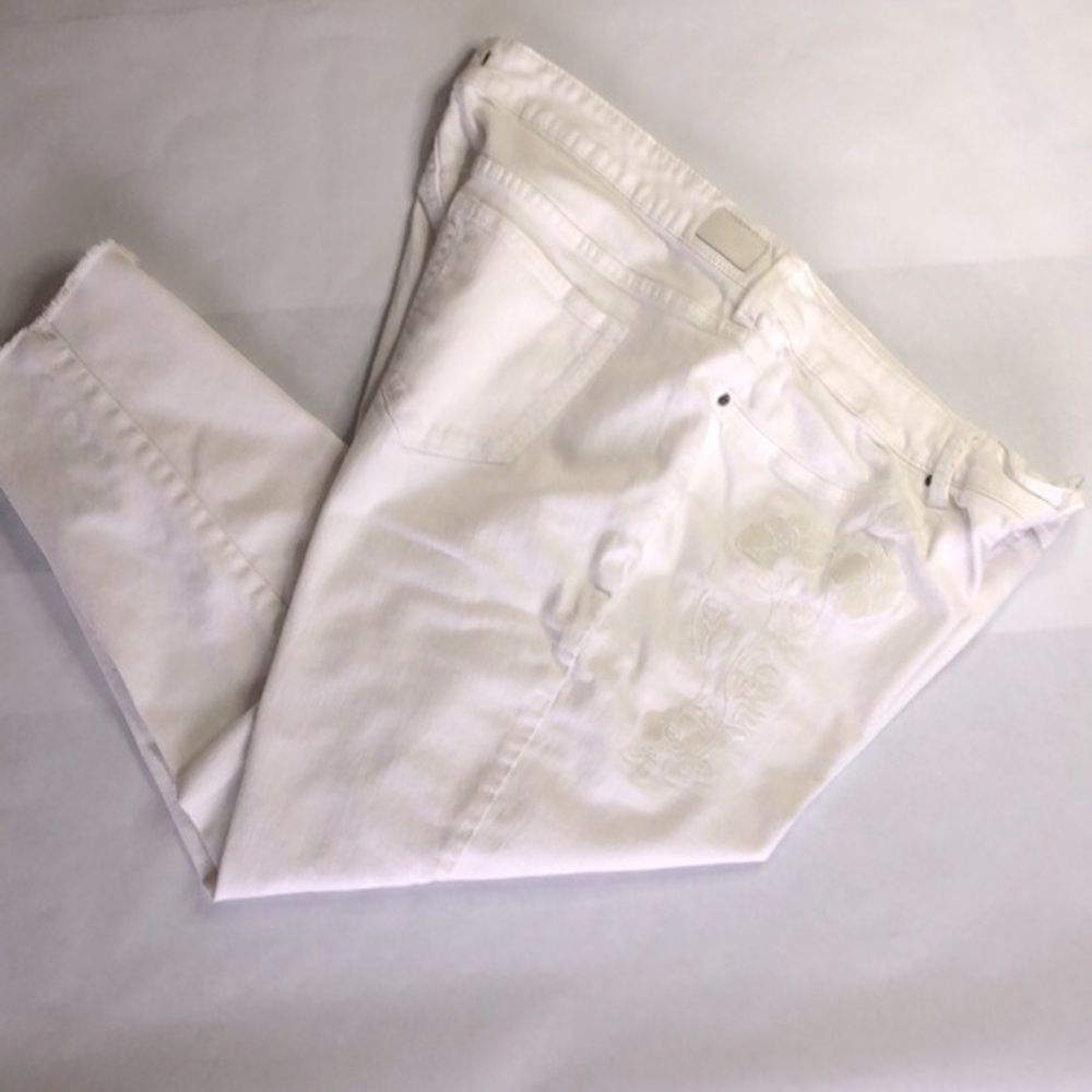 Dear John White Embroidered Floral Skinny Cropped Ankle Jeans Size 22W